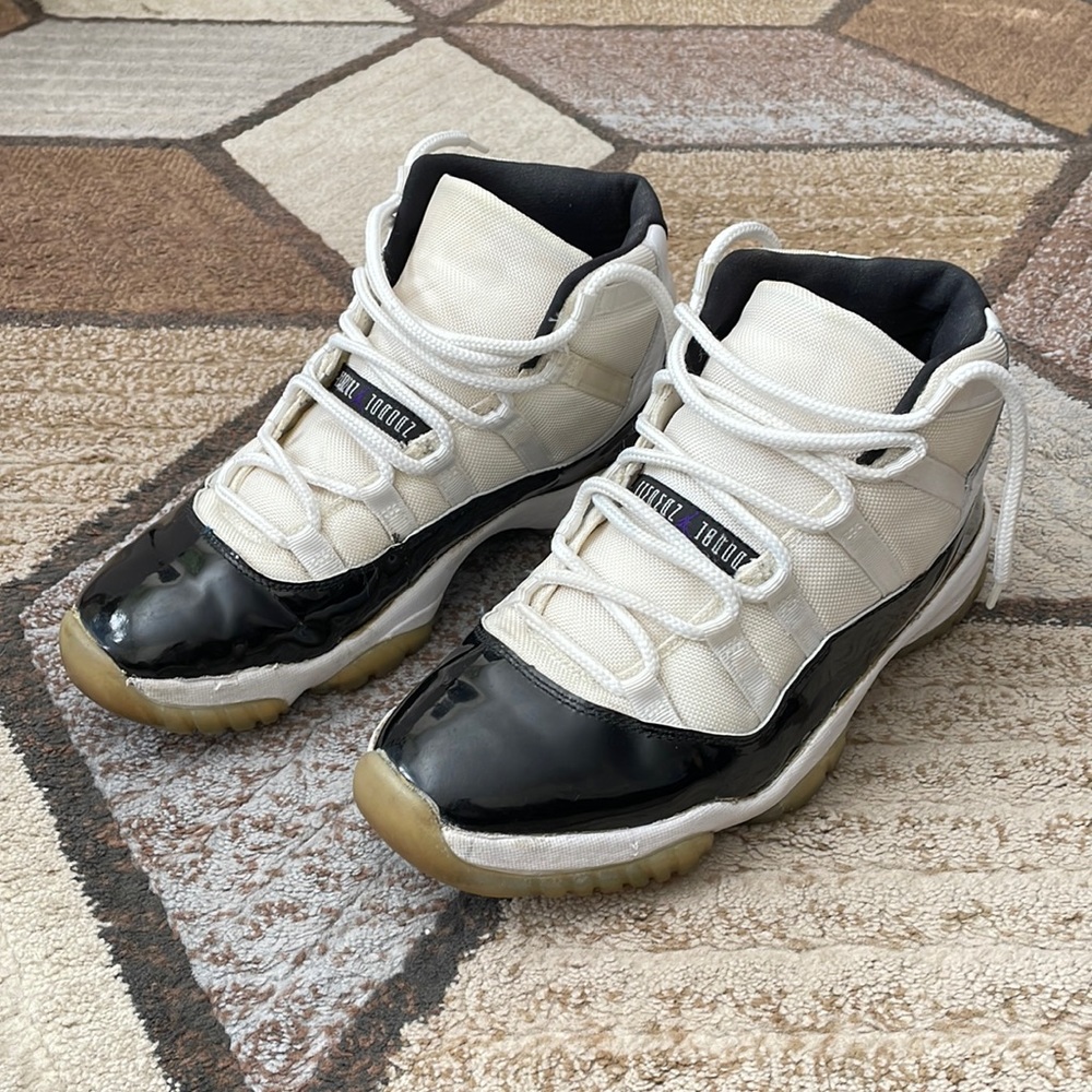 Air Jordan 11 Retro “Concord” 2000